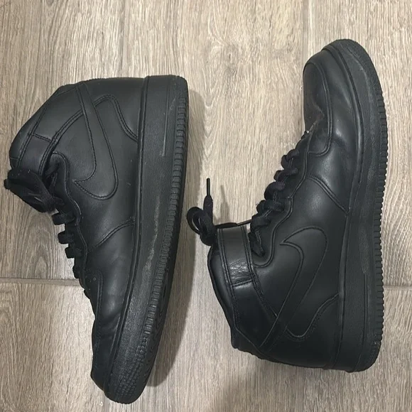 Nike Air Force 1 Mens Mid 07' Black Sneaker Shoes